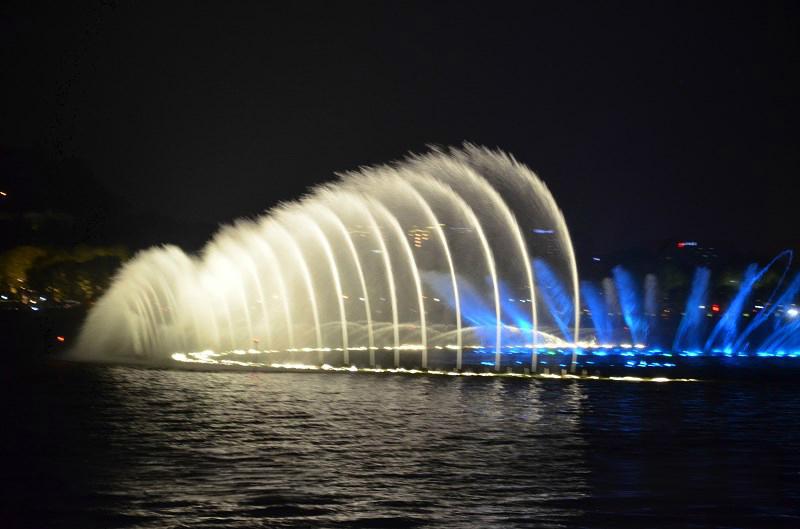 Commercial HD Water Curtain Display for Plaza Enhancement